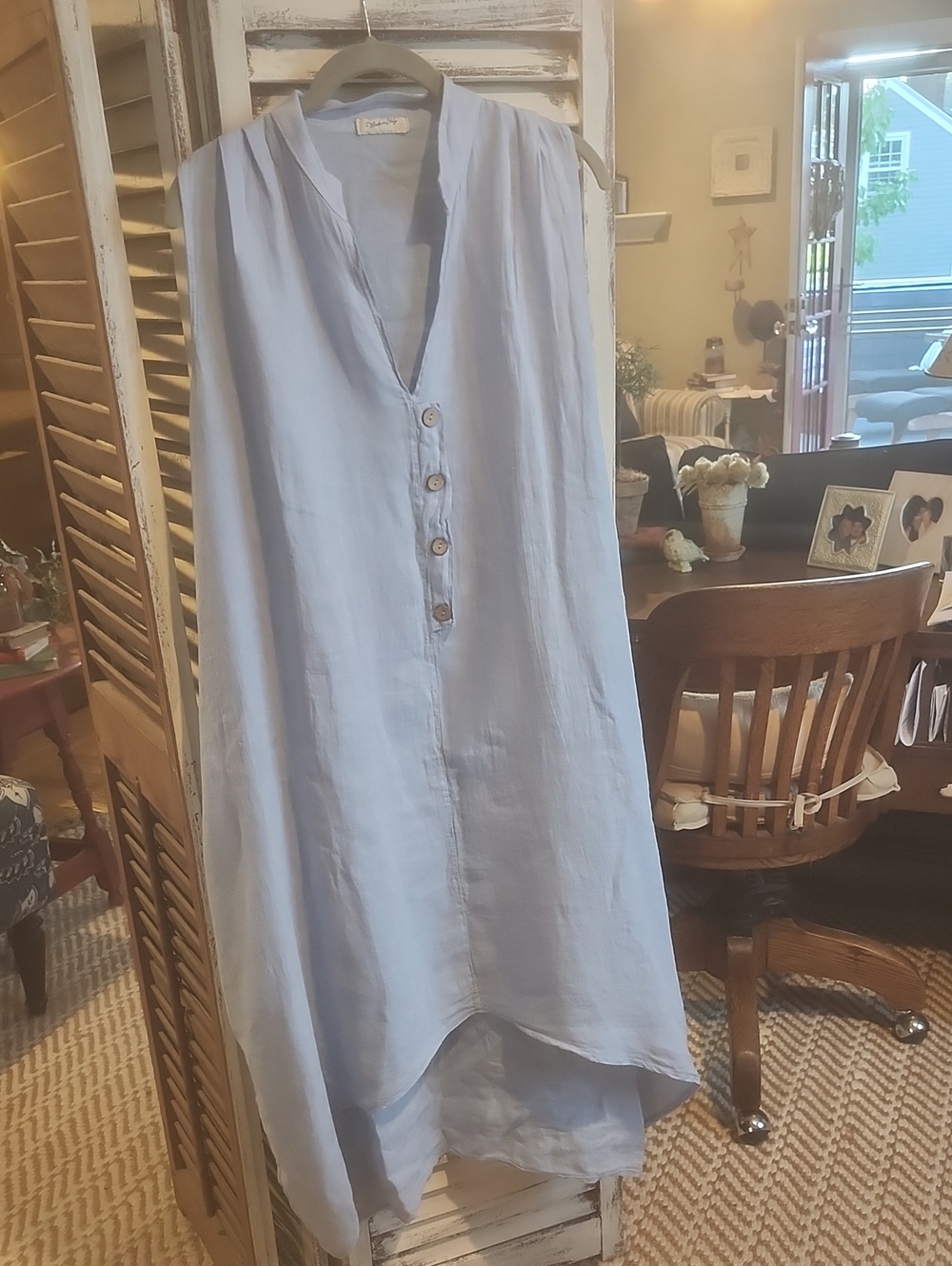 100% Italian Linen Sleeveless V-Neck Dress